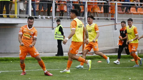 Cobreloa se burla de la U en redes sociales.