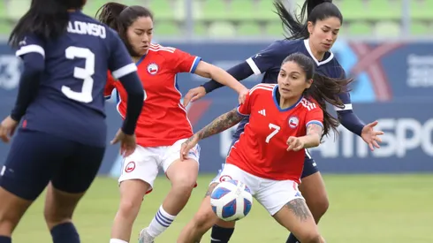 La Roja lucirá un parche especial en su camiseta para jugar en Santiago 2023.