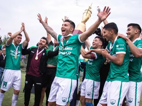 Ovalle recibe el trofeo tras una derrota que enciende el final