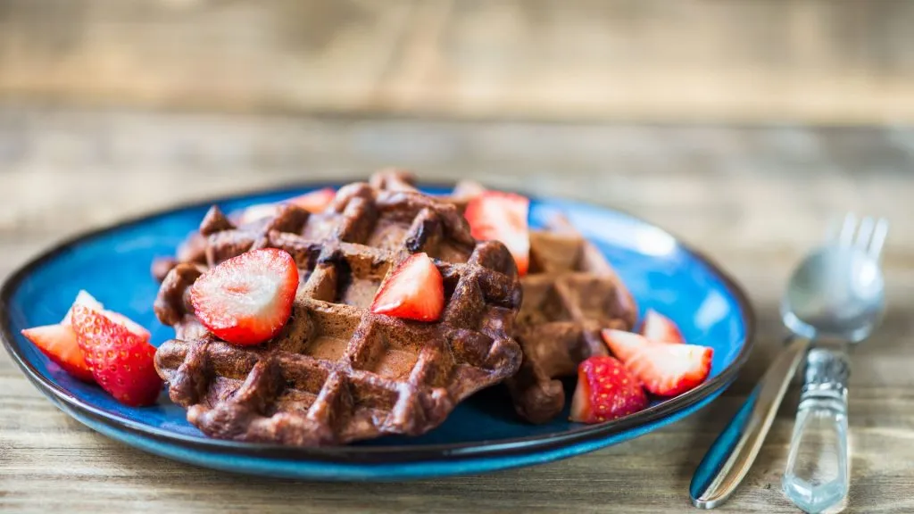 Waffles con chocolate.