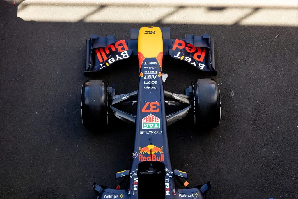 La experiencia de ver pasar el RB7, modelo de la escudería Red Bull Racing, lo podrán disfrutar en las calles de Santiago. Foto: Red Bull Content Pool.