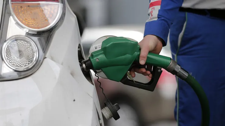 ¿Sube o baja la bencina? Este día cambian de precio los combustibles.