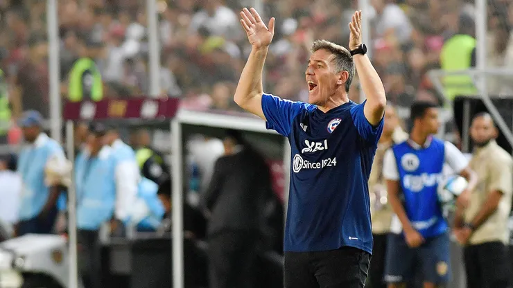Olarra le paga la fianza a Berizzo: "El 3-0 no es sacatécnico"