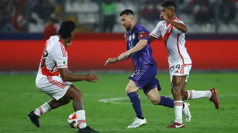 Messi anotó dos goles para Argentina en Perú