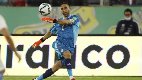 Claudio Bravo fue borrado de la Roja por Berizzo.