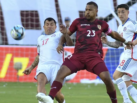 Todo mal para la Roja: Medel no se escuchó en Venezuela