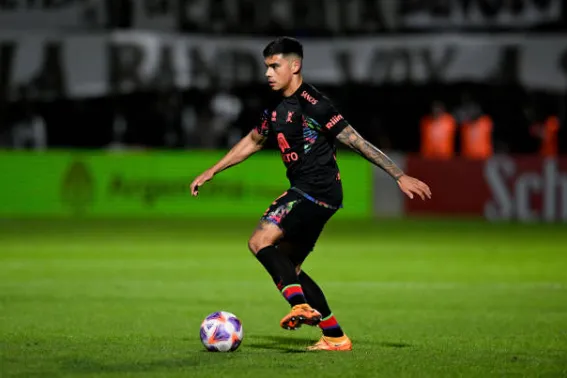 Álex Ibacache juega por Belgrano. (Getty Images).