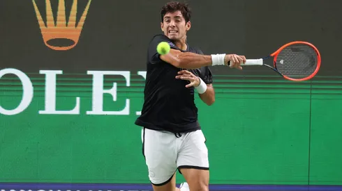 Cristian Garin goza de un buen rendimiento en su último torneo del año. | Foto: Getty