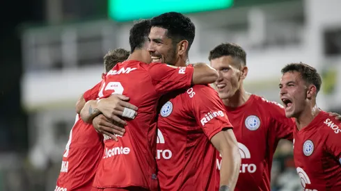 Lucas Passerini celebra el gol del triunfo