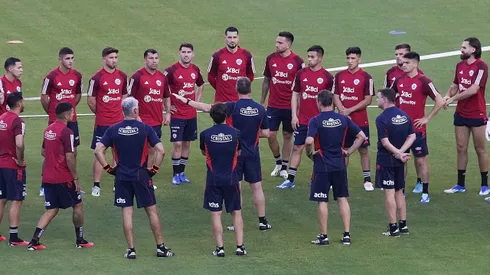 Eduardo Berizzo lidera el entrenamiento en Maturín.