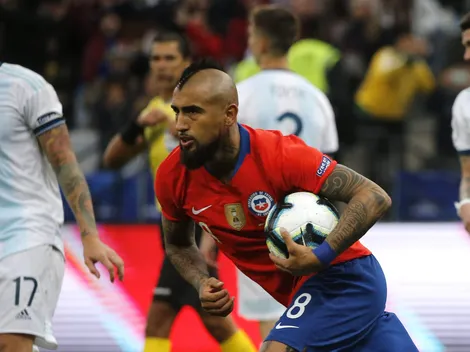 Arturo Vidal trata de "payaso" a un campeón del mundo