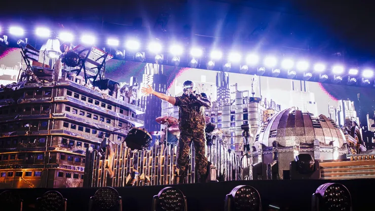 The Weeknd vuelve a Chile con show futurista que sorprendió a fans