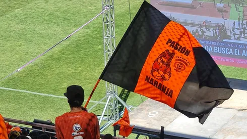 La pantalla ubicada en el estadio Zorros del Desierto.