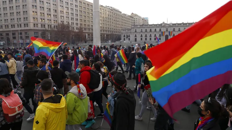 La encuesta del Minsal reveló positivos avances en la aceptación de la homosexualidad en Chile en comparación al pasado.