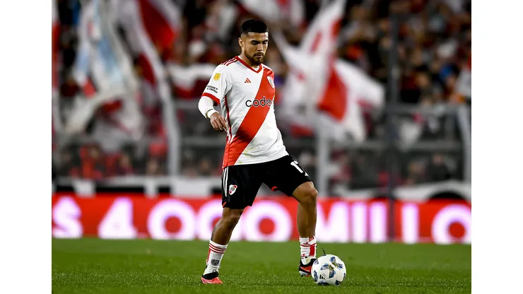 BUENOS AIRES, ARGENTINA - SEPTEMBER 17: Paulo Diaz of River Plate drives the ball during a match between River Plate and Arsenal as part of group A of Copa de la Liga Profesional 2023 at Estadio M·s Monumental Antonio Vespucio Liberti on September 17, 2023 in Buenos Aires, Argentina. (Photo by Marcelo Endelli/Getty Images)