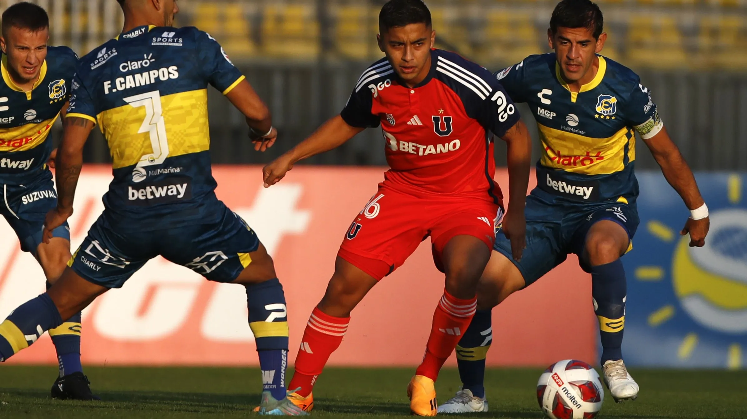 La U necesita seguir el camino del triunfo para soñar con la Copa Sudamericana. Foto: Andres Pina/Photosport