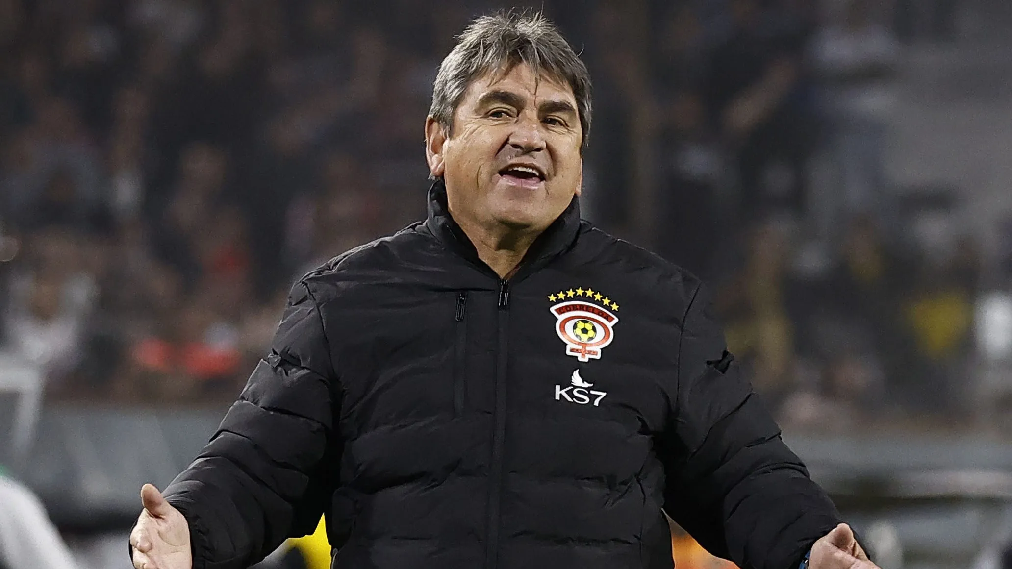 Emiliano Astorga no quiere sacar la concentración de sus jugadores. Foto: Dragomir Yankovic/Photosport