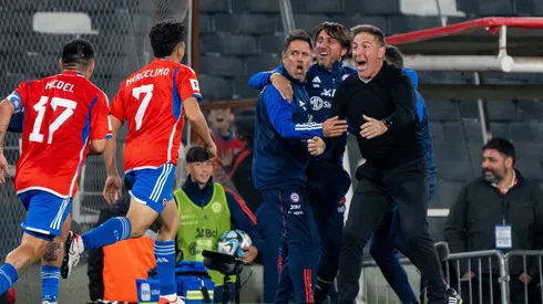 Berizzo sonríe por el resultado de Chile y el respaldo de la Generación Dorada