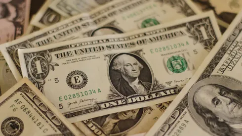 Buena noticia para los chilenos: Dólar blue alcanza cifra récord.