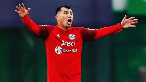Gary Medel luce un nuevo tatuaje en la Roja.