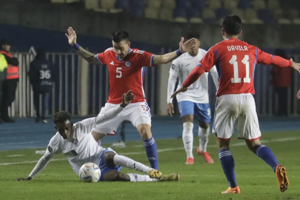 Matías Zaldivia tuvo su estreno ante Cuba, con la camiseta de Chile. Foto: Eduardo Fortes/Photosport