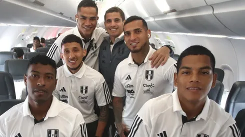 La selección peruana viaja a Chile.