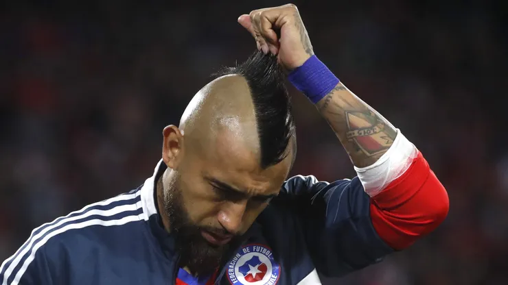 Arturo Vidal volverá a jugar recién en 2024. Su ausencia provocó un "problema positivo" en la selección chilena.