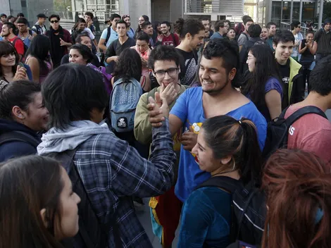 ¿Cuáles son los requisitos de la Beca Juan Gómez Millas?