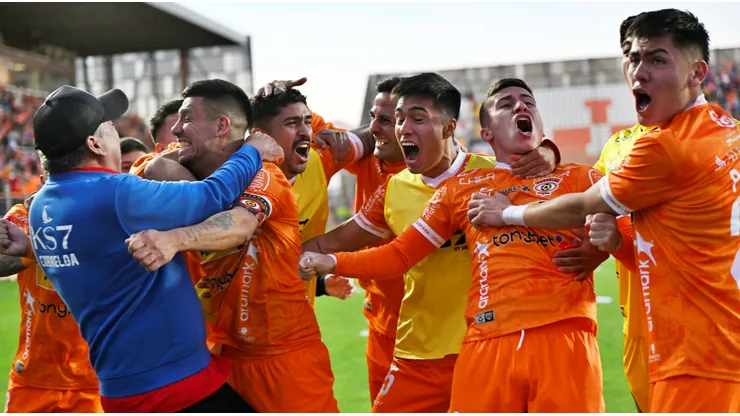 Cobreloa tiene la primera opción de ascender a la Primera División.
