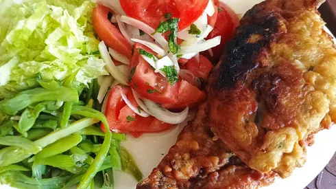 Receta de pescado frito paso a paso.