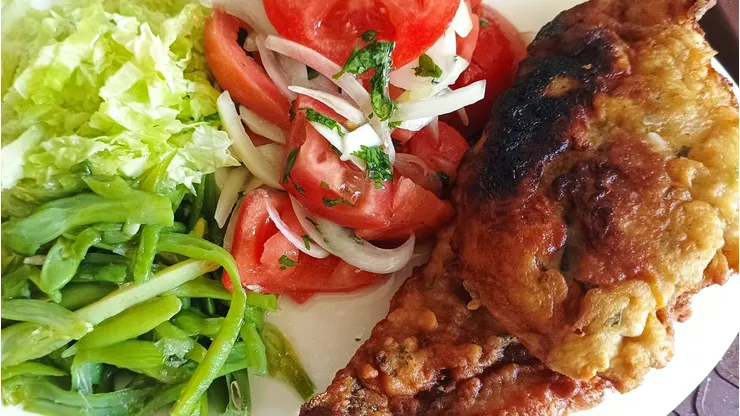 Receta de pescado frito paso a paso.