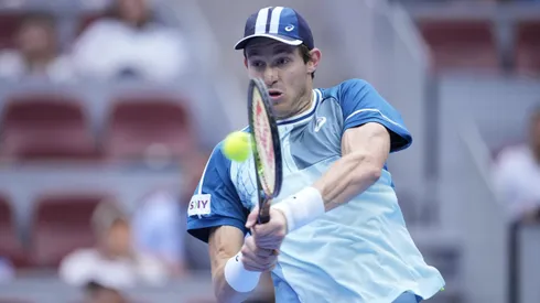 Jarry avanza firme en el Masters 1000 de Shanghai