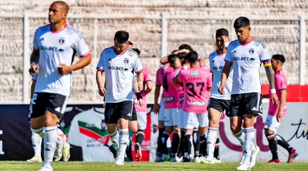 Colo Colo quedó a diez puntos del puntero Cobresal. En el mejor de los casos podría quedar a siete si es que le gana su partido pendiente a Magallanes. | Foto: Guillermo Salazar.