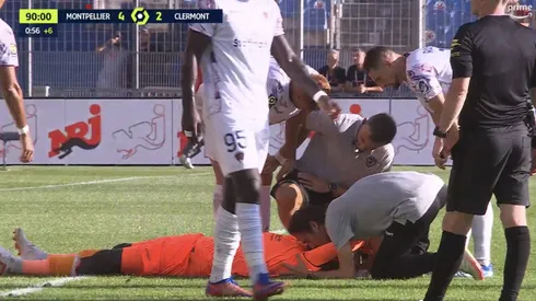 Mory Diaw tuvo que ser evacuado en camilla desde el estadio.