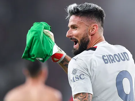 Olivier Giroud también hace de arquero: tapadón da la vuelta al mundo