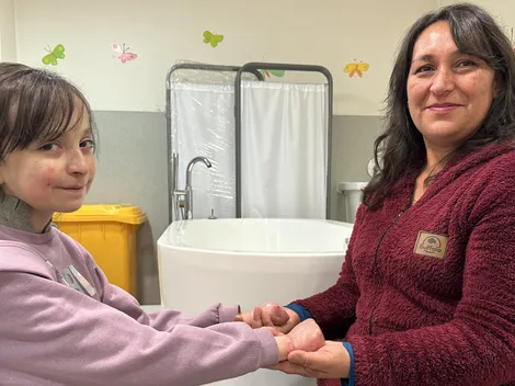 Así es la campaña para construir el primer centro médico para niños con piel de cristal