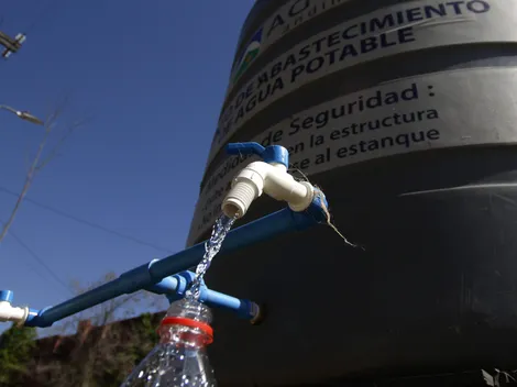 Corte de agua en Santiago: ¿Dónde hay puntos de abastecimiento de agua en tu comuna?