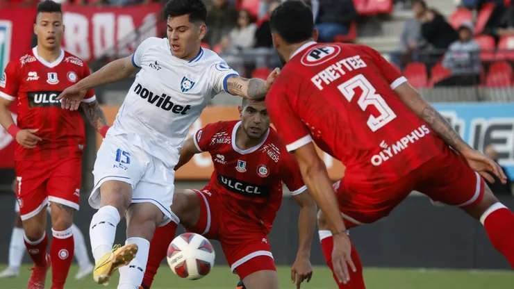 Maximiliano Rodríguez anotó la apertura de la cuenta para Huachipato en su sólido triunfo ante La Calera.