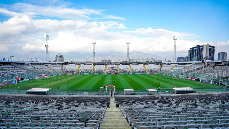 Colo Colo acelera arreglos del pasto del Monumental para Eliminatorias