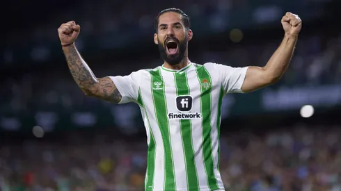 Isco Alarcón celebra con el Betis. ¡Es uno de los favoritos de Pellegrini!