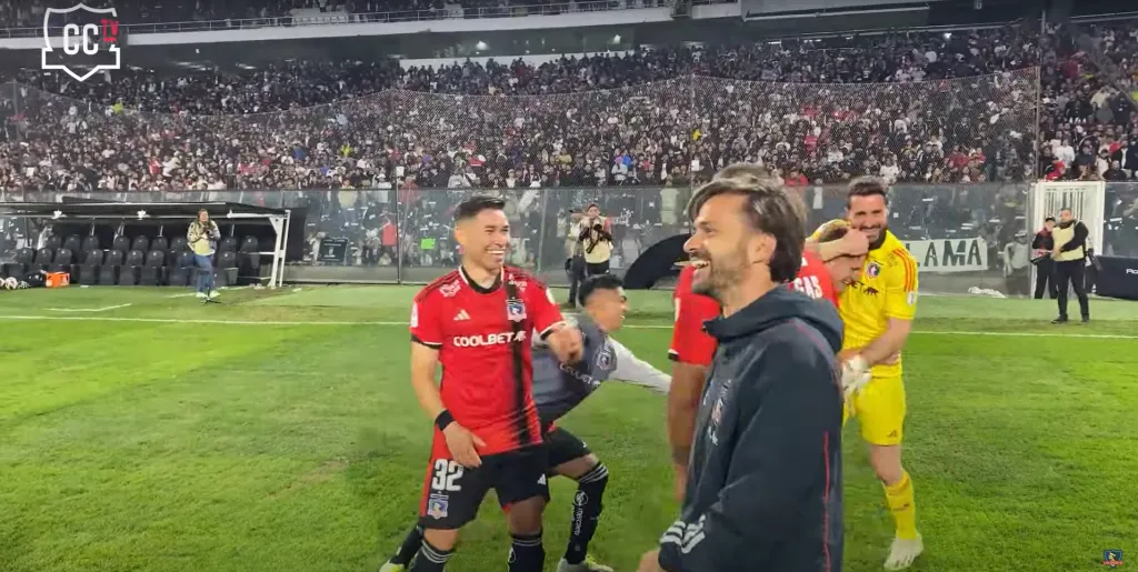 Así se vio la “Gran Jarita” de Jordhy Thompson en la cámara que grabó el Lado B de la victoria alba ante Cobreloa. (Captura YouTube Colo Colo).