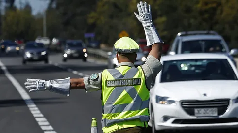 Revisa las 5 recomendaciones si vas a viajar en auto por el feriado en Chile.