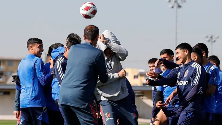 El profe Pellegrino no se salvó de una costumbre azul.