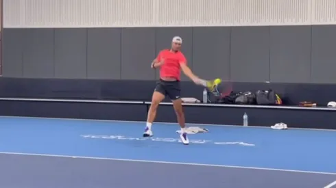 Rafa Nadal subió un video entrenando y llena de ilusión a sus fanáticos.