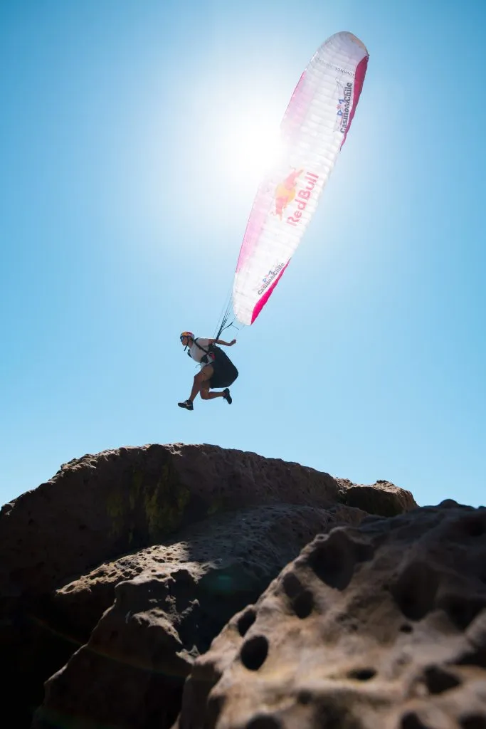 Víctor Bicho Carrera cierra el 2022 con un podio en el Mundial de Parapente Acrobático. Foto: Red Bull Content Pool.