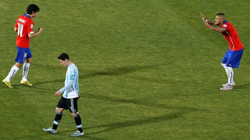 Matías responde al elogio de Vidal que lo comparó con Messi.