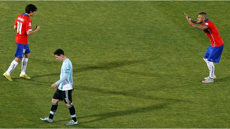 Matías responde al elogio de Vidal que lo comparó con Messi.