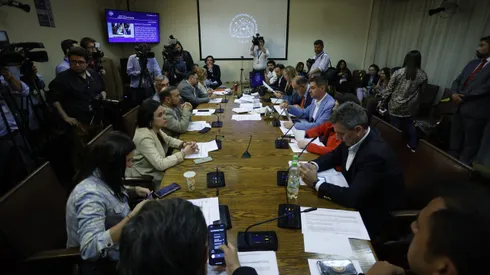 (Contexto) Comisión de Economía de la Cámara de Diputadas y Diputados dará un paso clave para el proyecto de ley que regula las plataformas de apuestas en línea en Chile este martes.