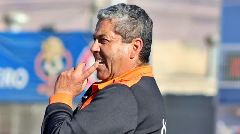 Los mineros mantuvieron distancias en la cima del torneo.