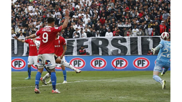 Zampedri pide offside en el gol de Benegas cuando él estaba habilitando al colocolino